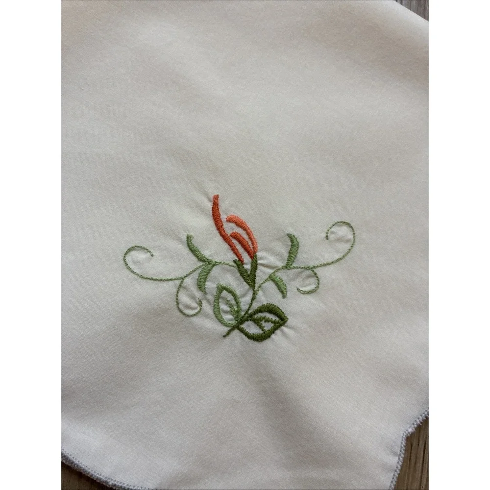 VTG Embroidered Tablecloth & 8 Napkins Cream  Cotton 64x80